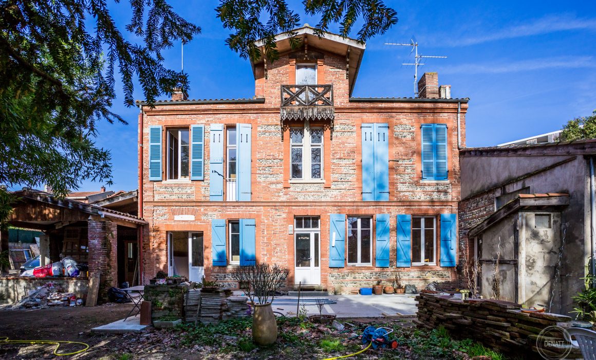 Maison toulousaine réhabilitée par l'architecte Sylvain Lefranc. Reportage photo Nathalie Tiennot Agence Denatt à Saint amand montrond