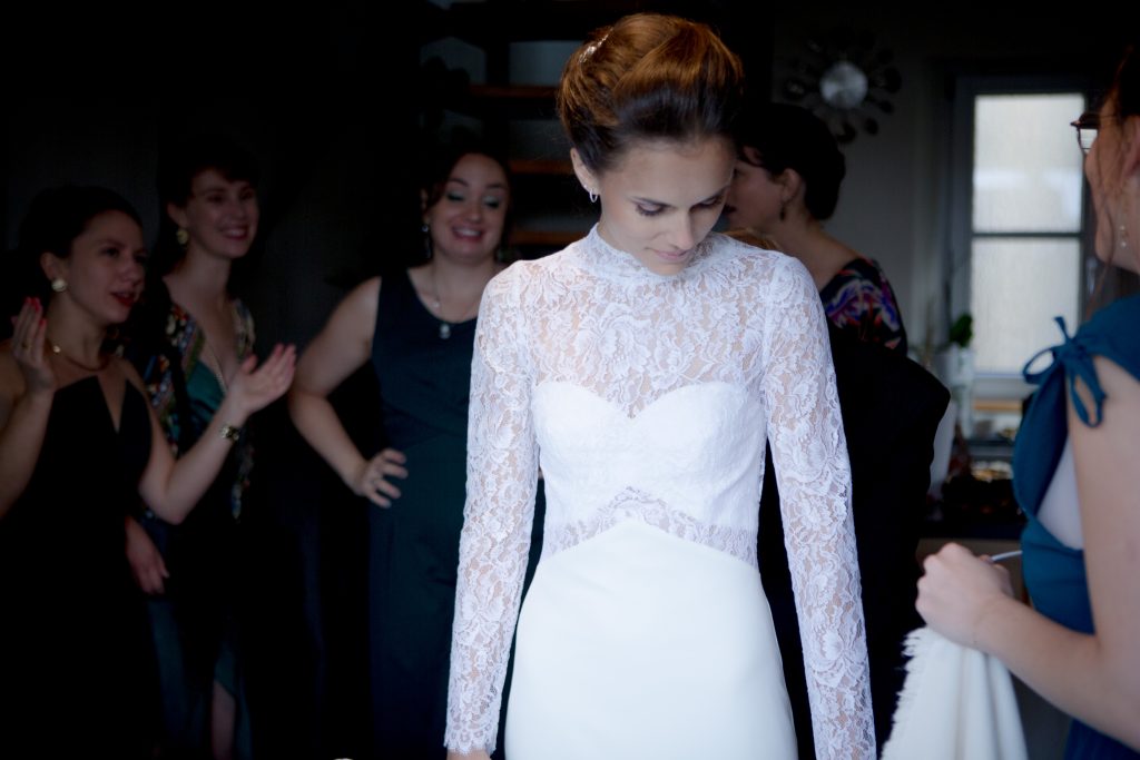 Robe blanche de la mariée, reportage photo Nathalie Tiennot